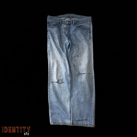 VINTAGE LEVI JEANS