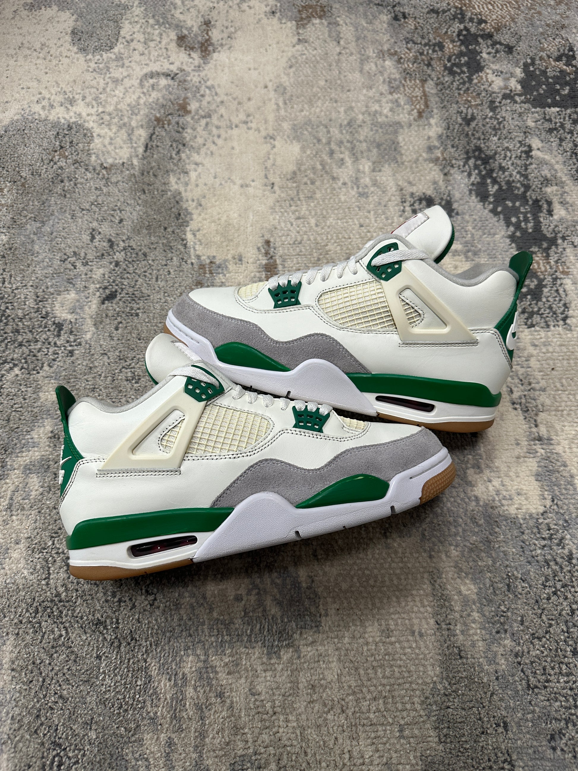 Jordan 4 Retro SB Pine Green