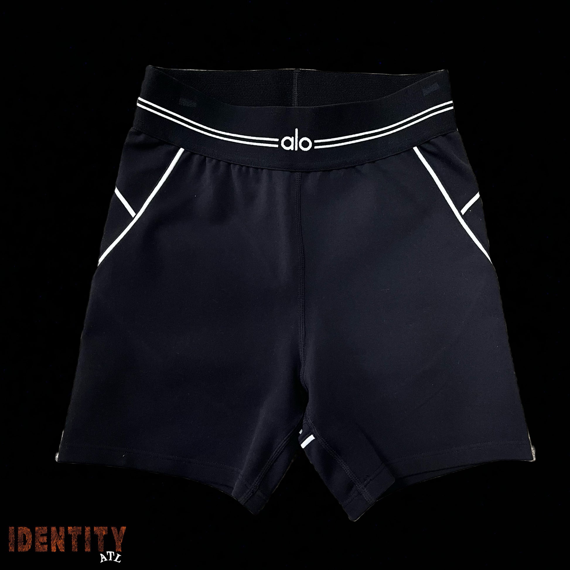 Alo Airbrush Throb Short