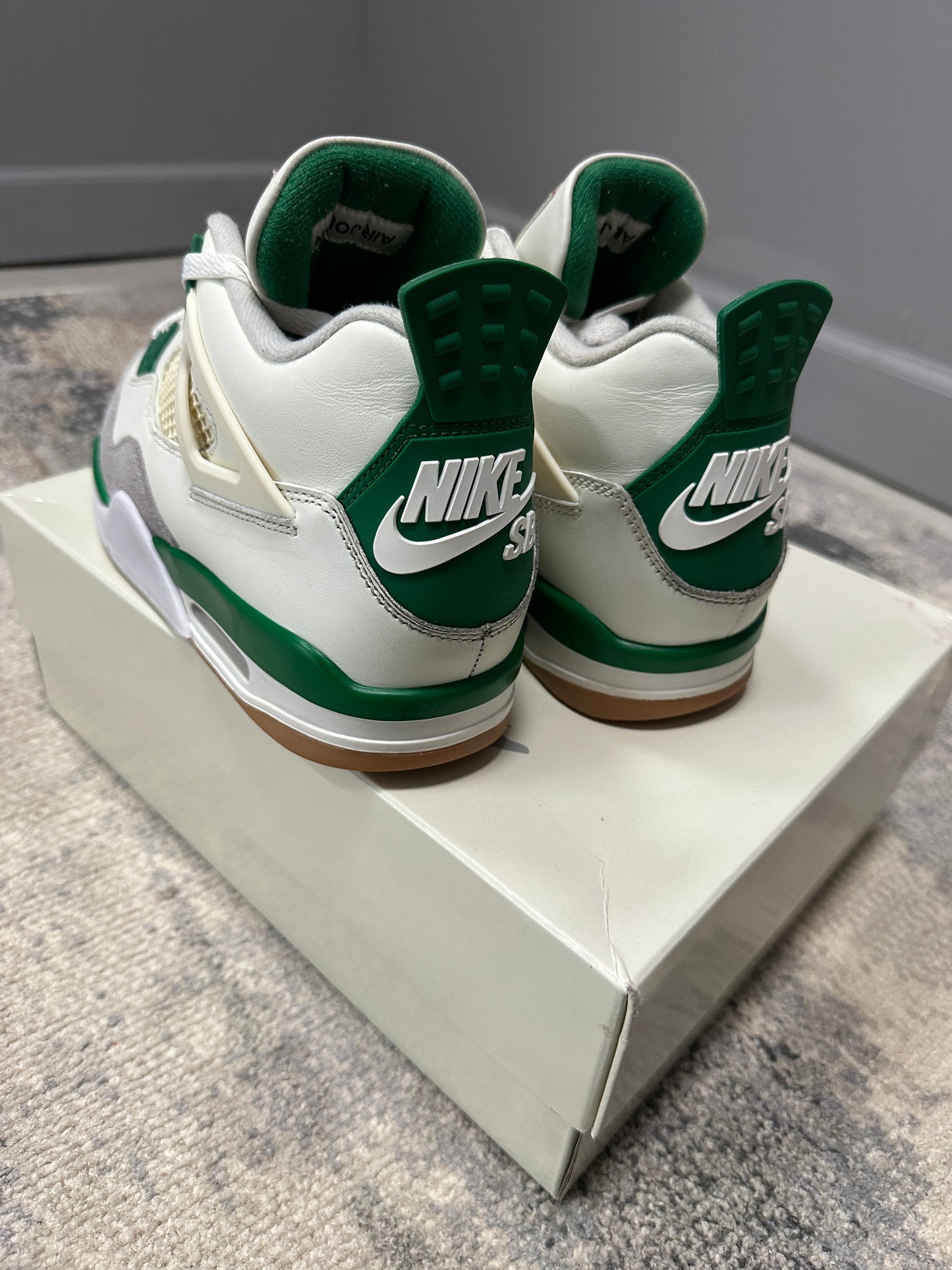 Jordan 4 Retro SB Pine Green