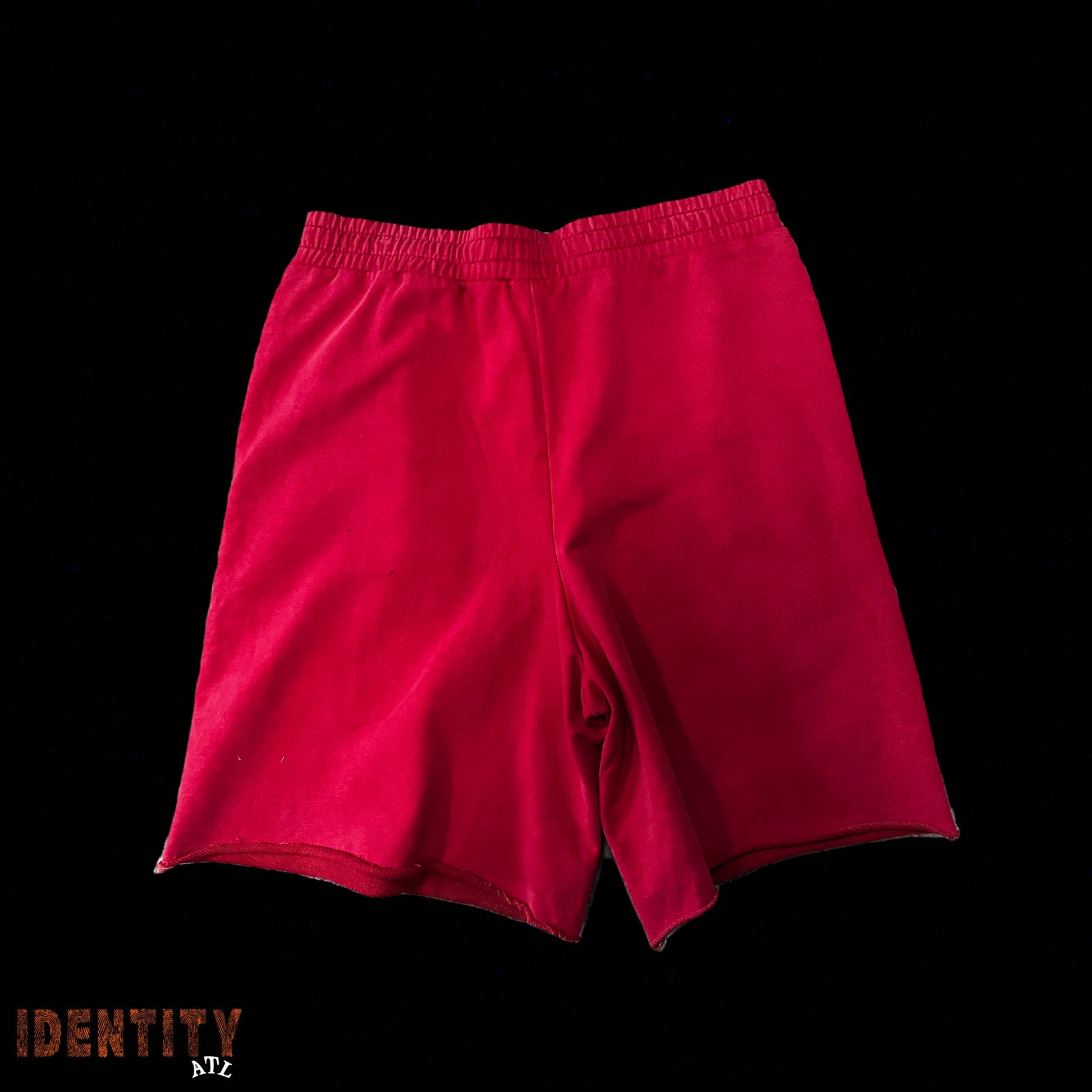 HMDD RED CHIM SHORTS