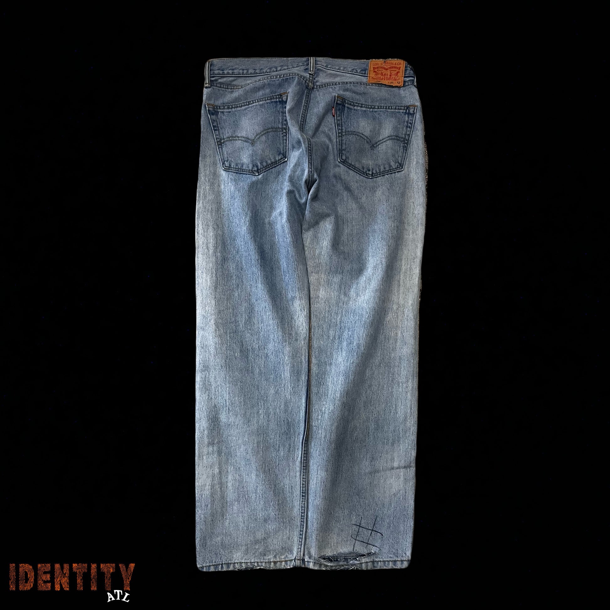 VINTAGE LEVI JEANS