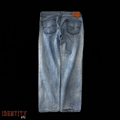 VINTAGE LEVI JEANS